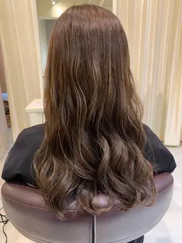 🌷カラー(ブリーチなし)➕ツヤ髪トリートメント🌷