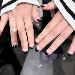 パラジェル使用💫オフなしフレンチネイル(ベースクリア)(現金支払いのみ)