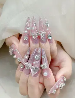 【每日1名限定👑】【チップ長さ出し】+持ち込みデザイン＋パーツやり放題 ✨（初回ソフトジェルオフ無料／ケア込み）