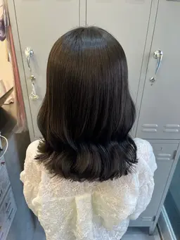 【就活・新生活応援📣】>>黒染めを使わない<< 暗染めカラー+ミルクトリートメント