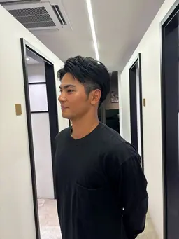 メンズカット＋眉カット＋ヘッドスパ10分＋スタイリング剤一個お持ち帰り