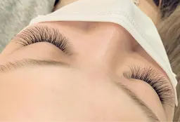 ボリュームラッシュ80束🌈カラーラッシュへの変更もできます