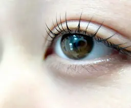 根元から立ち上がる【次世代ラッシュリフト】✨高濃度トリートメント付