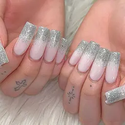 ミニモ当日前日予約限定‼️チップ長さ出し‼️長さ自由(最大1枚MAX程)✨オフなし💅🏻ワンカラーorラメグラ