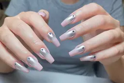 ［チップ長さだし]　カラーグラデーションネイル💅. オフ、ケア込み、ベース色あり、（ベージュ、ベージュピンク）
