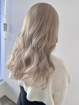 🍋ハイトーンの季節🍋ケアブリーチ＋選べるオージュアTR ダメージ最小限に抑えたデザインカラー✨ロング料金なし😍