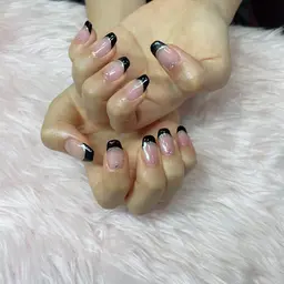 5種類から選べるフレンチ (ラメライン無料✨️)or カラーグラデーション【オフなしの方はこちら】甘皮ケア無料✨️