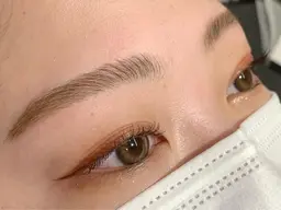 ハリウッドブロウリフト（2週間は自分でまゆげを触っていない状態の方）