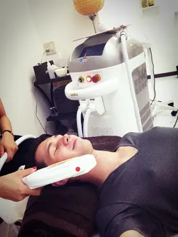 【メンズ全身脱毛（顔込みVIO除く）＋襟足と背中シェービング付き】施術45分　剛毛/日焼け肌OK！