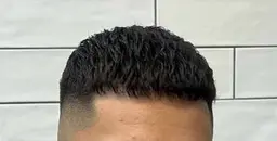 スキンフェード＋アイロンパーマ（クロップスタイル）