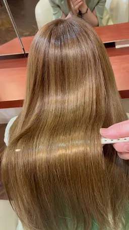 《ブリーチ毛もご相談OK》柔らかストレート仕上げの美髪矯正