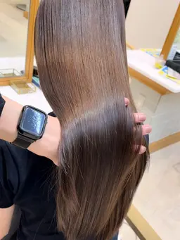 ✨美髪矯正✨[縮毛矯正]＋[レイヤーカット]