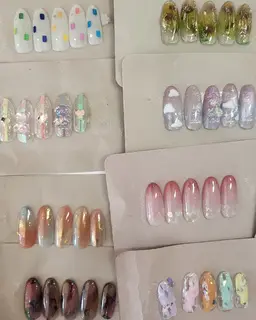 大人気 デザインネイル　（他店様オフ込み）