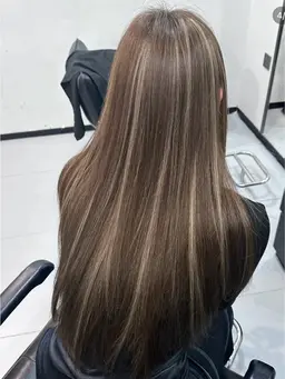 🌟カットとブリーチとカラー🌟ハイライト、インナー