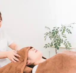 ヘッドマッサージ+超音波引き上げエステ