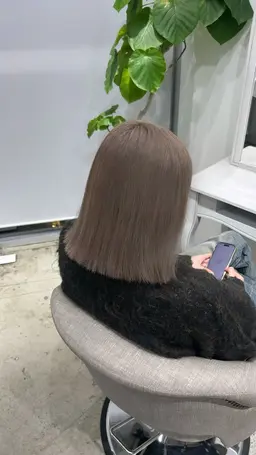 ダブルカラー（全体ブリーチ＋オンカラー）🎀🤍