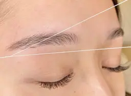 【眉毛で垢抜け☆新規限定！】人気美眉スタイリング✨眉スレッティング＋眉カット💟￥3300