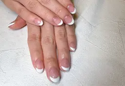 《オフなし》フレンチネイル