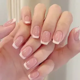 練習モデル　フランチ　　　　　　　　　　　　　　　　　　ベースとフレンチ所500色から好きな色を選ぶ頂けます！