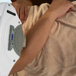 お試し全身脱毛（お顔VIO込み）¥9800