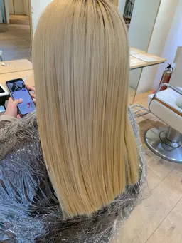 【ブリーチ、ハイダメージの方のための縮毛】酸性ストレート＋毛先整えカット