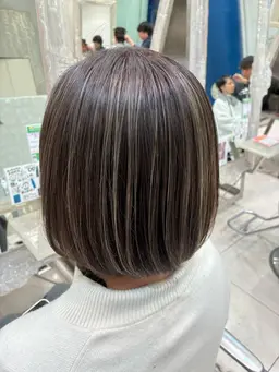 白髪ぼかしハイライトカラー+カット💇‍♀️+ケアトリートメント