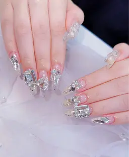 ✨✨ハンド💅150分持ち込みデザイン¥11800(最高級パーツ、ゴテゴテデザインOK！）