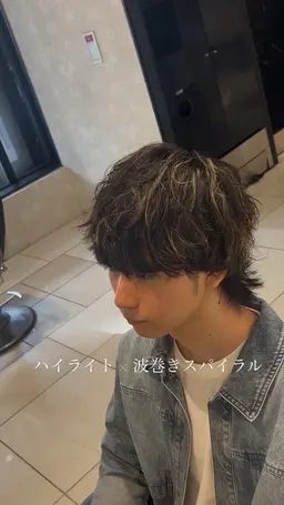 【🌸新規限定🌸】　　　　　　　　　　　　　　　　　　　　メンズカット + ハイライト+波巻きパーマ