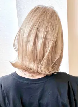 【❣️夏カラー❣️】ダメージケアブリーチ✨+髪質改善カラー+高保湿トリートメント🫧　追加でカットも相談可　ダブルカラー