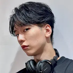 💈就活黒染めも大歓迎💈ケアカラー+トリートメント（白髪染めも可）