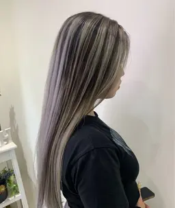 【撮影モデル価格🎥】大人ハイライト＋ケアブリーチ（営業後限定）