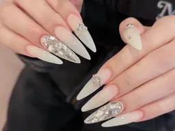 ✨おすすめメニュー✨チップ長さ出し10本ワンカラー＋パーツつけ放題✨埋め尽くし2本まで❣️