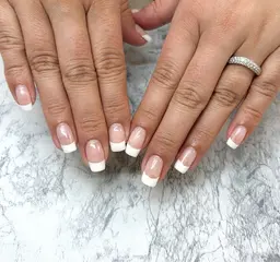 【シンプル可愛い】ハンド🌼simple art🌼（オフ込み）