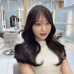 1月新春限定メニュー❗️❗️🇰🇷韓国風カット+カラー+トリートメント🇰🇷