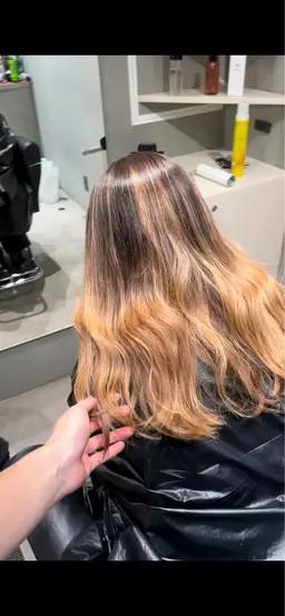 💛バレイヤージュ💛2ブリーチ(ケア剤込み)➕オンカラー➕トリートメント