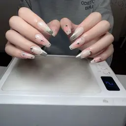 アートやデザイン、パーツつけ放題