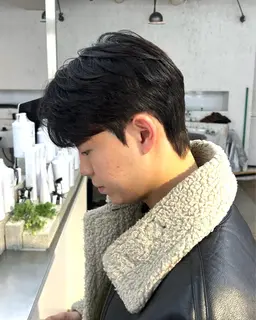 初回500円OFF✨ メンズダウンパーマ+似合わせカット✨横と後ろの広がりを抑えて清潔感UP！#韓国風#ダウンパーマ