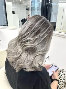 グラデーションorバレイヤージュ＋トリートメント