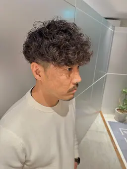 【人気No. 1メニュー✨】デザインパーマ＋メンズカット（スペインカール、シャドウパーマ、フェザーパーマ）