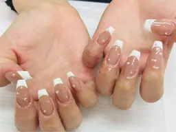 フレンチ（お好きなお色をお選びください❗️）ハードトップコート込み⭐️持ちの良さ抜群👍ベースの追加➕1000になります