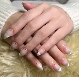 ✨自爪✨マグネットグラデ+ストーン8個