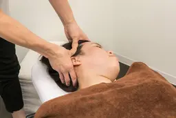 立ちっぱなしで、腰、脚が辛い方必見！90分