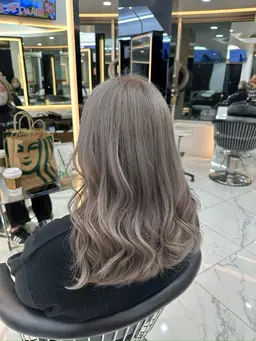 【本日,20:00~限定価格✨️】根元リタッチ(ブリーチ)＋カラー＋トリートメント