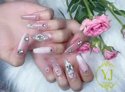 マグネットネイル【オフ無し】11・12月限定韓国リップ1本プレゼントオープン記念　甘皮ケア込み