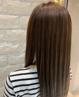 ナチュラルバレイヤージュ+うる艶リンクトリートメント🐬