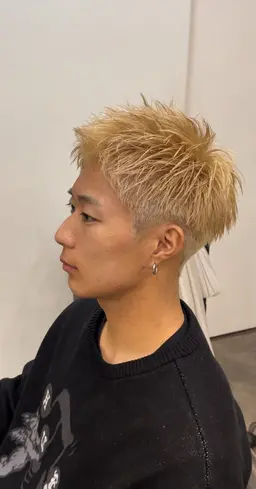 短髪カット＋ブリーチダブルカラー¥9900