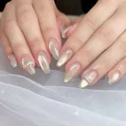 4/5限定、マグネットネイル,オフ込み￥5500、2色までOK🧲