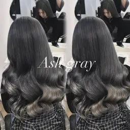 ⭐️残り9名様⭐️=ブリーチオンカラー寒色＋1stepトリートメント付き 🎀ご予約前に必ず詳細をご確認ください