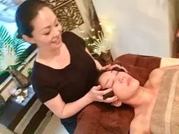 【ホットストーン小顔〈デコルテ・首肩背中・小顔・ヘッドマッサージ】60分（※男性＋1000円）