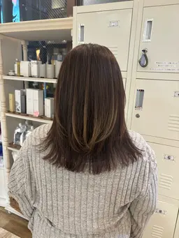 【肩〜鎖骨までの長さ】ミディアムレイヤーカット💇🏻♀️➕トリートメント✩